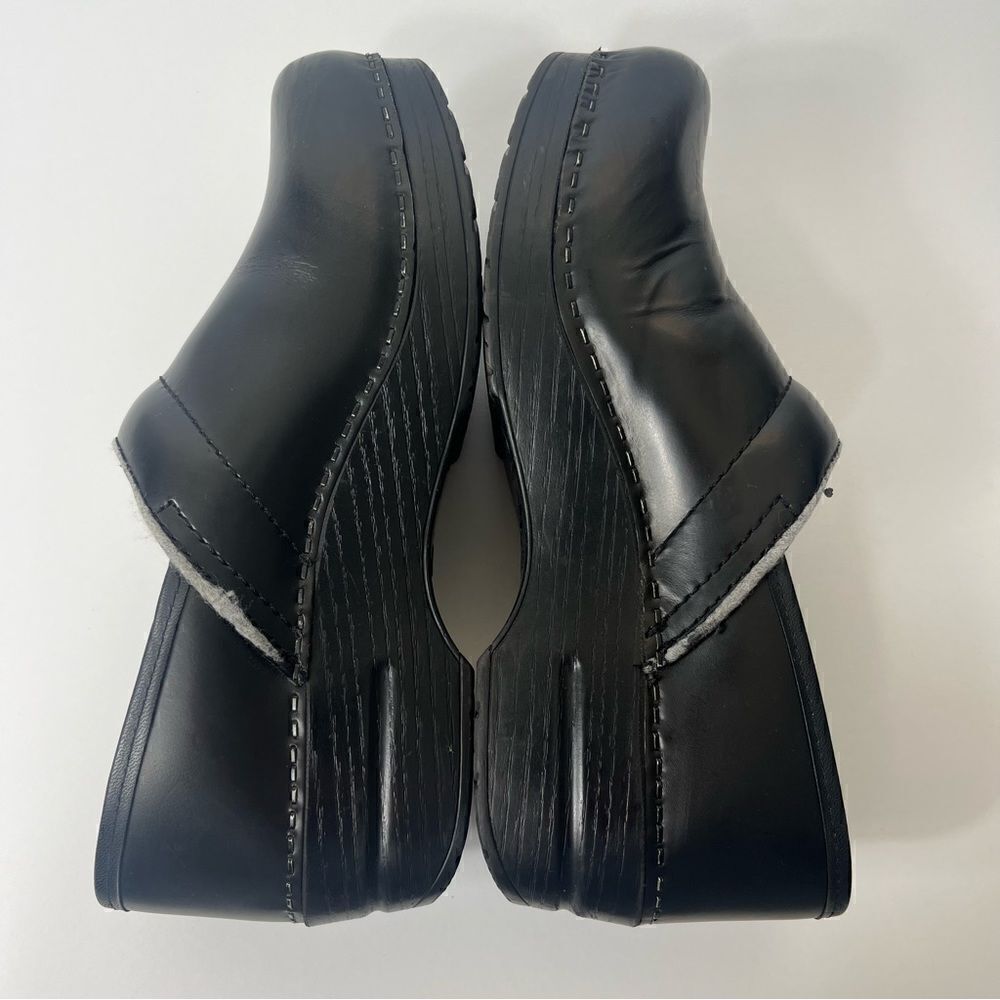 Dansko leather black Clogs Size 39